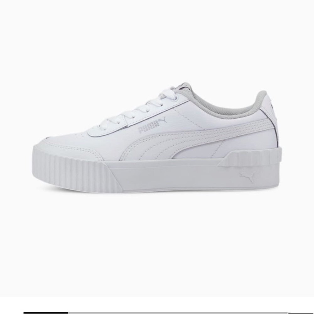 Puma Carina sneaker white 8.5 (fit like 8)